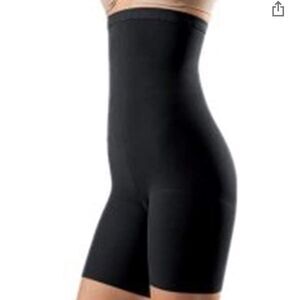 Assets by Sara Blakely Sensational Shaper NWT